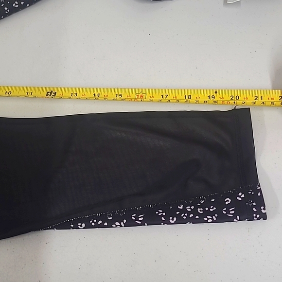 Like new Juicy Couture sport excercise or casual top and bottom matching set. - Picture 8 of 9